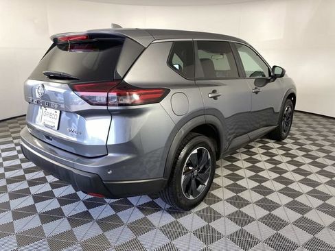 Used 2024 Nissan Rogue SV AWD/4WD image 10