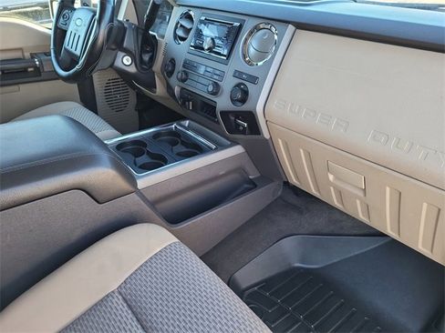 Used 2011 Ford F250 XLT w/ XLT Interior Pkg image 19