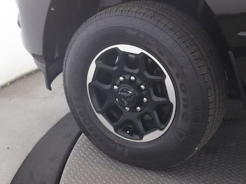 Used 2025 RAM 2500 Laramie AWD/4WD image 13