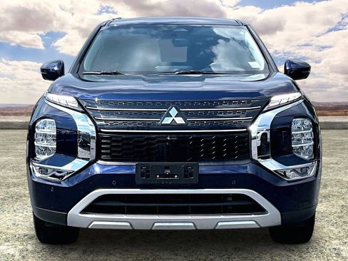 Used 2024 Mitsubishi Outlander SE AWD/4WD image 2