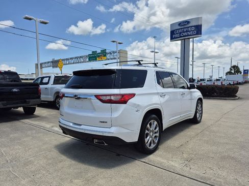 Used 2018 Chevrolet Traverse Premier w/ Driver Confidence II Package FWD image 16