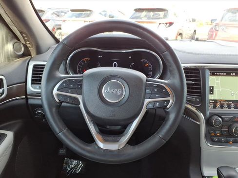 Used 2018 Jeep Grand Cherokee Limited image 17