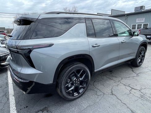 Used 2026 Chevrolet Traverse RS image 3