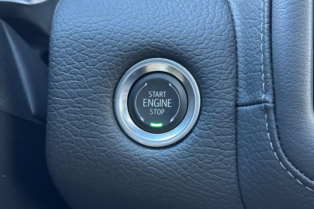 Used 2024 GMC Yukon Denali w/ Advanced Technology Package AWD/4WD image 27