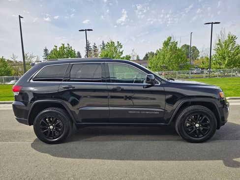 Used 2021 Jeep Grand Cherokee Laredo X AWD/4WD image 6