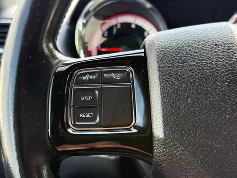 Used 2020 Dodge Grand Caravan SXT FWD image 34