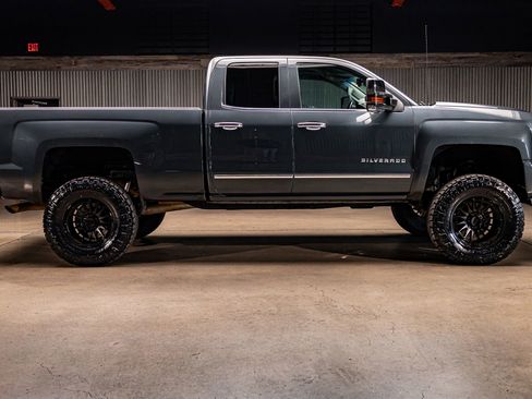 Used 2018 Chevrolet Silverado 1500 LTZ Z71 w/ LTZ Plus Package image 11