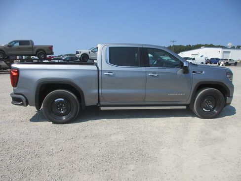 New 2026 GMC Sierra 1500 Denali w/ Denali Reserve Package AWD/4WD image 3
