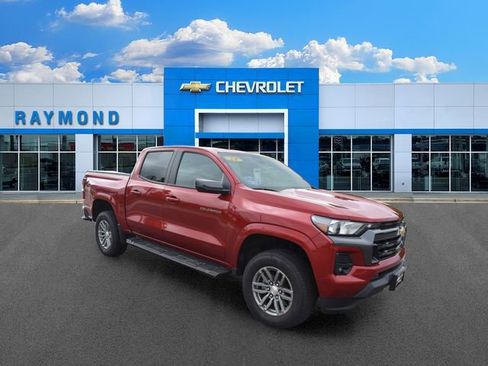 Used 2024 Chevrolet Colorado LT w/ LT Convenience Package II AWD/4WD image 1