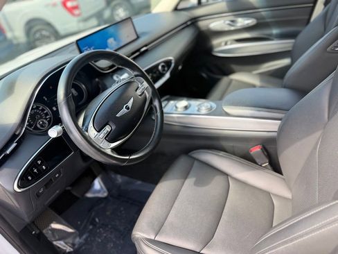 Used 2023 Genesis GV70 2.5T w/ Select Package AWD/4WD image 13