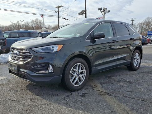 Certified 2022 Ford Edge SEL w/ Convenience Package image 3