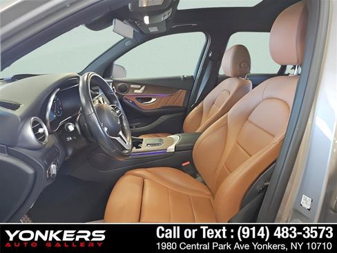Used 2022 Mercedes-Benz GLC 300 4MATIC w/ AMG Line image 7