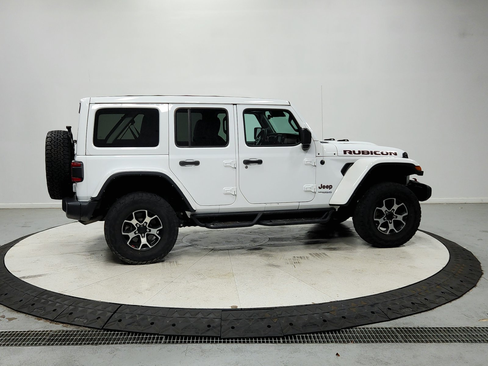 Used 2022 Jeep Wrangler Unlimited Rubicon w/ LED Lighting Group AWD/4WD image 9