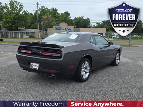 Used 2023 Dodge Challenger SXT RWD image 7