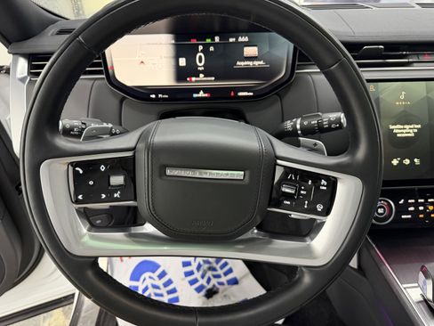 Used 2023 Land Rover Range Rover SE image 25