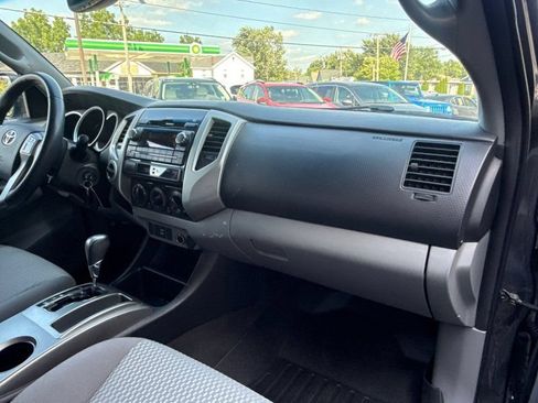 Used 2012 Toyota Tacoma 4x4 Double Cab w/ SR5 Pkg image 17