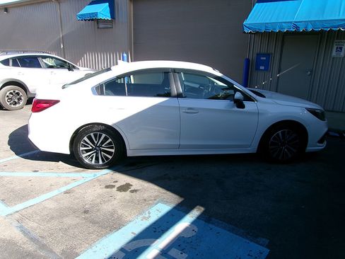 Used 2018 Subaru Legacy 2.5i Premium w/ Eyesight & BSD & Rcta & HBA image 6