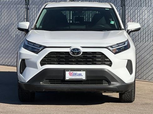 Used 2025 Toyota RAV4 LE AWD/4WD image 6
