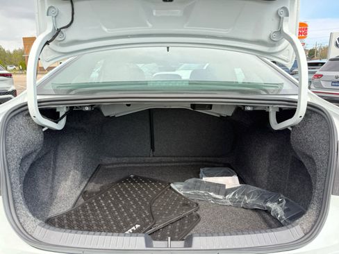 Certified 2026 Volkswagen Jetta SE FWD image 13