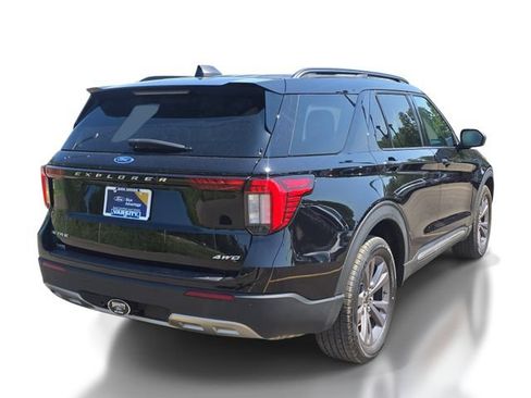 Certified 2025 Ford Explorer Active w/ Active Comfort Package AWD/4WD image 4
