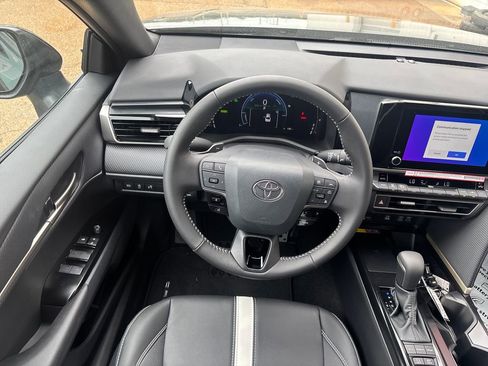 New 2026 Toyota Camry SE FWD image 3