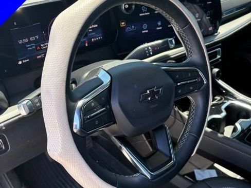 Used 2025 Chevrolet Traverse LT w/ Midnight/Sport Edition AWD/4WD image 16