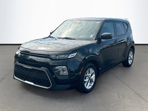 Used 2022 Kia Soul LX w/ Technology Package FWD image 3