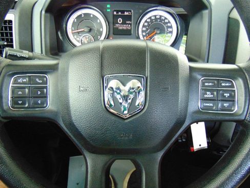 Used 2017 RAM 1500 Express w/ Express Value Package AWD/4WD image 13