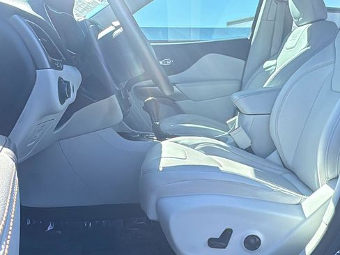 Used 2021 Jeep Cherokee Latitude Lux w/ Comfort/Convenience Group image 20