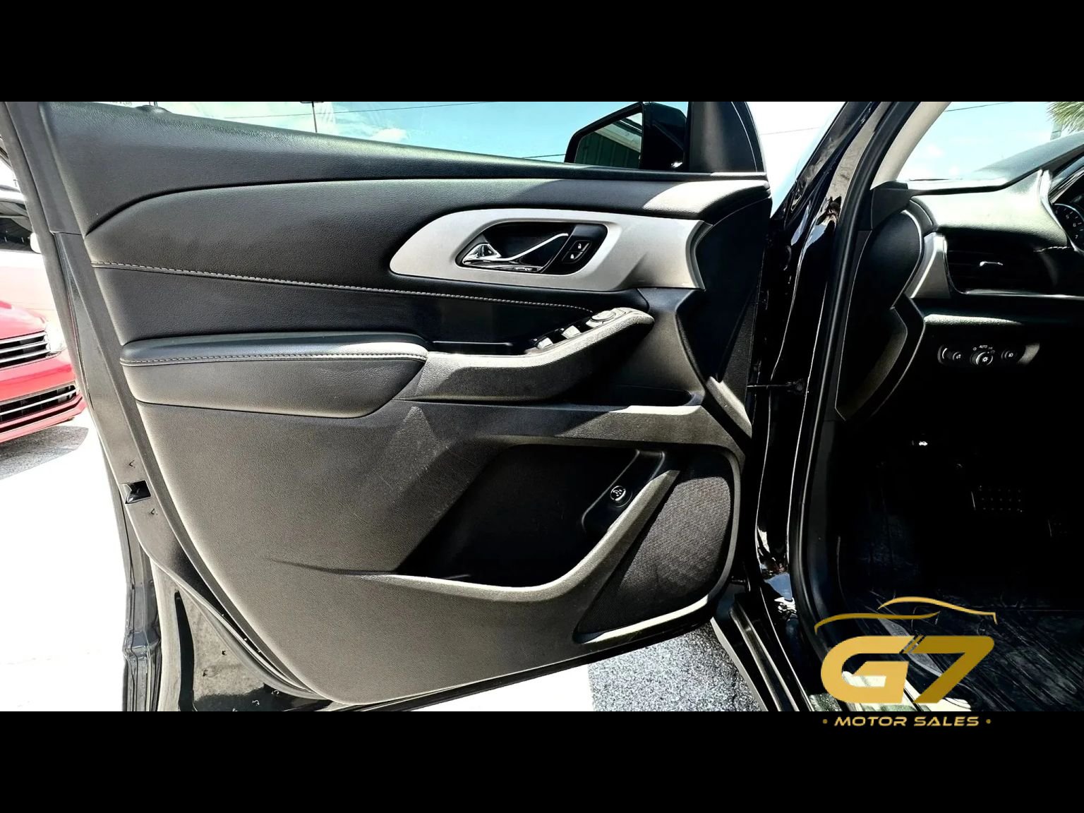 Used 2019 Chevrolet Traverse LT FWD image 11