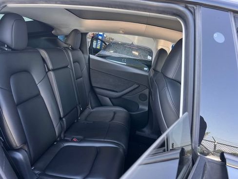 Used 2021 Tesla Model Y 2WD image 30