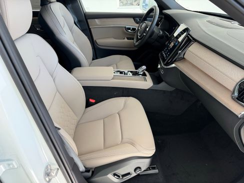 New 2026 Volvo XC90 B6 Plus w/ Protection Package Premier image 19