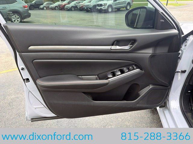 Used 2024 Nissan Altima 2.5 SR w/ SR Premium Package FWD image 26