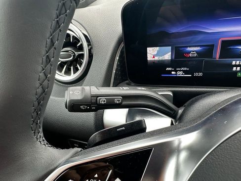 Used 2024 Mercedes-Benz EQB 300 4MATIC image 26