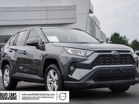 Used 2019 Toyota RAV4 XLE w/ Convenience Package image 1