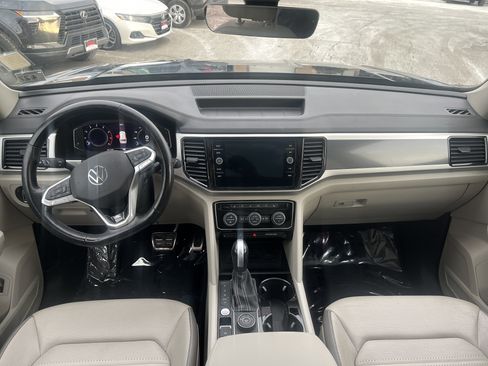 Used 2022 Volkswagen Atlas SEL Premium image 19