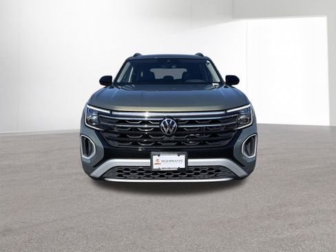 Used 2024 Volkswagen Atlas Peak Edition SEL AWD/4WD image 3
