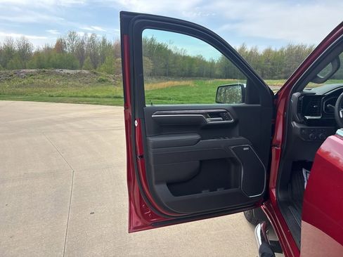 Used 2025 Chevrolet Silverado 1500 LTZ w/ LTZ Convenience Package II AWD/4WD image 13