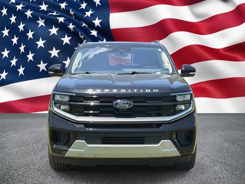 Certified 2025 Ford Expedition Platinum AWD/4WD image 3