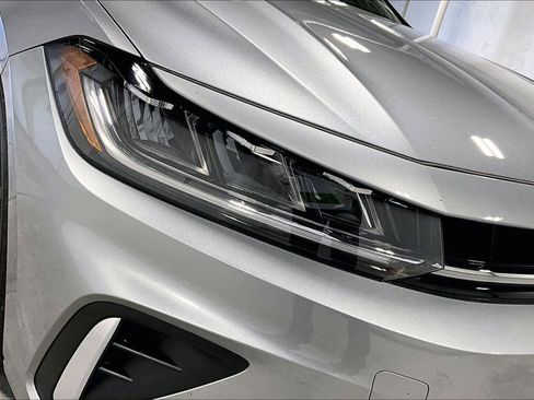 Used 2025 Volkswagen Jetta SEL image 38