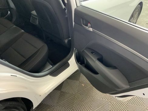 Used 2017 Hyundai Elantra Value Edition w/ Cargo Package image 34