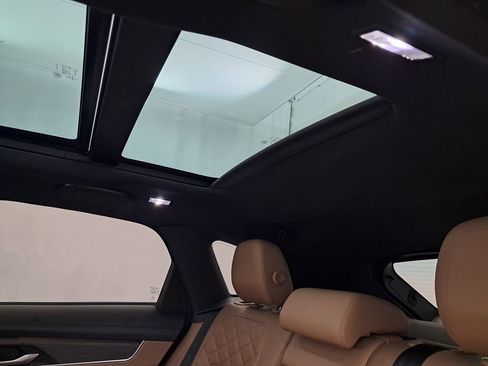 Used 2021 Jaguar F-PACE S image 38