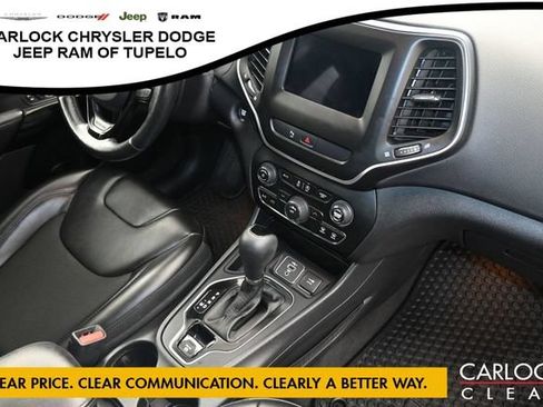 Used 2020 Jeep Cherokee Latitude Plus FWD image 33