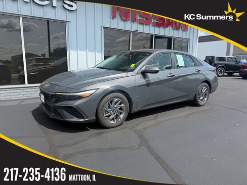 Used 2024 Hyundai Elantra SEL FWD image 1