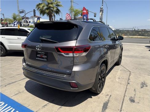 Used 2019 Toyota Highlander SE FWD image 56