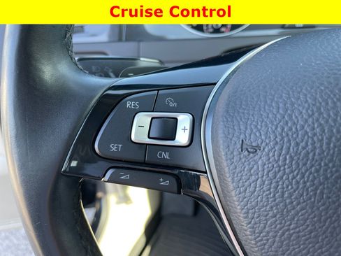 Used 2018 Volkswagen Golf S image 13