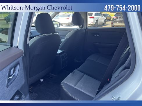 Used 2023 Nissan Rogue SV FWD image 31