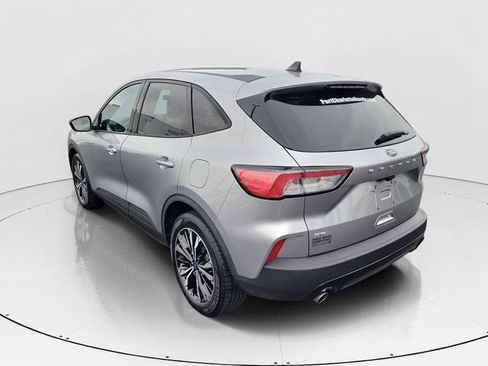 Used 2022 Ford Escape SE w/ SE Sport Appearance Package FWD image 31