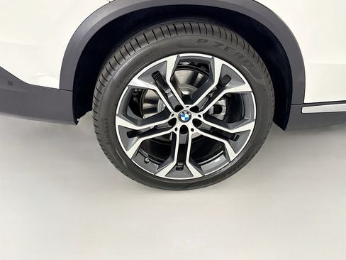 Certified 2026 BMW X5 sDrive40i w/ Climate Comfort Package RWD image 32