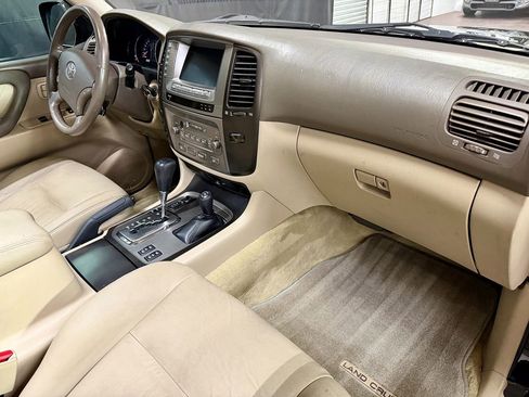 Used 2007 Toyota Land Cruiser image 17
